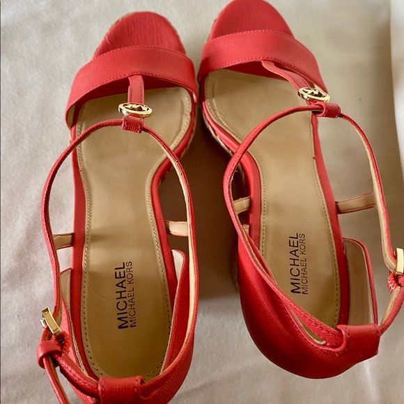 Michael Michael Kors Kerri T-strap Wedge - Picture 9 of 14